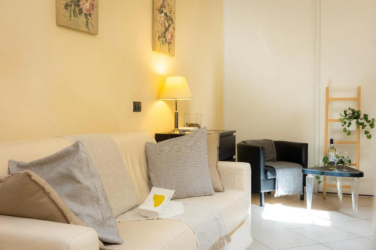 Palazzo Ghibellina 3 By Rental In Florence Apartment