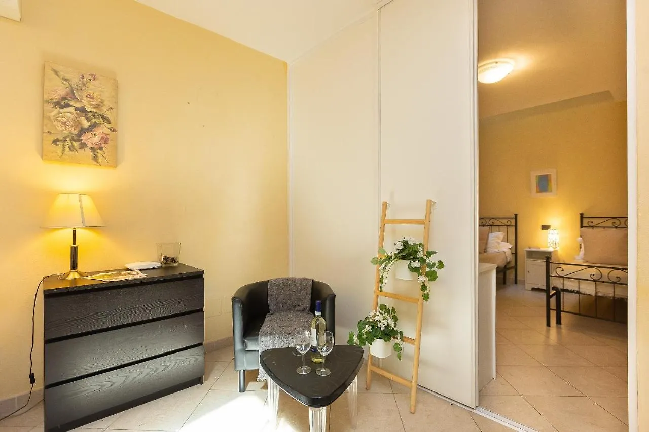 Palazzo Ghibellina 3 By Rental In Florence 0*,  Italy