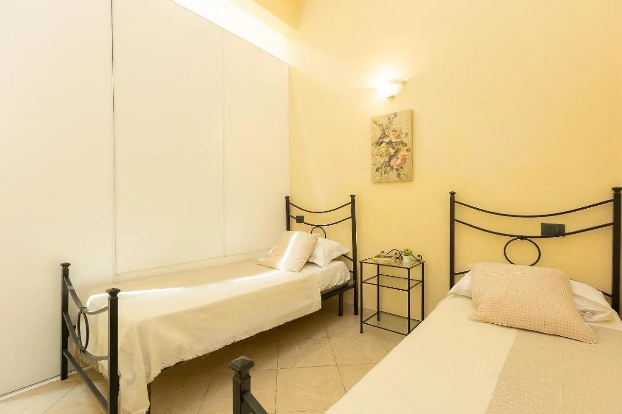 Palazzo Ghibellina 3 By Rental In Florence